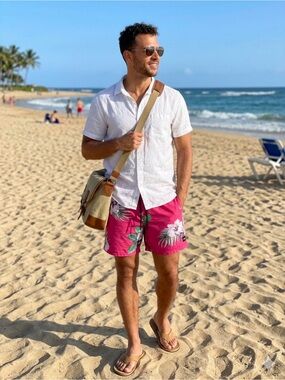 VANS Men’s Hot Pink Floral Swim Trunks. Size M